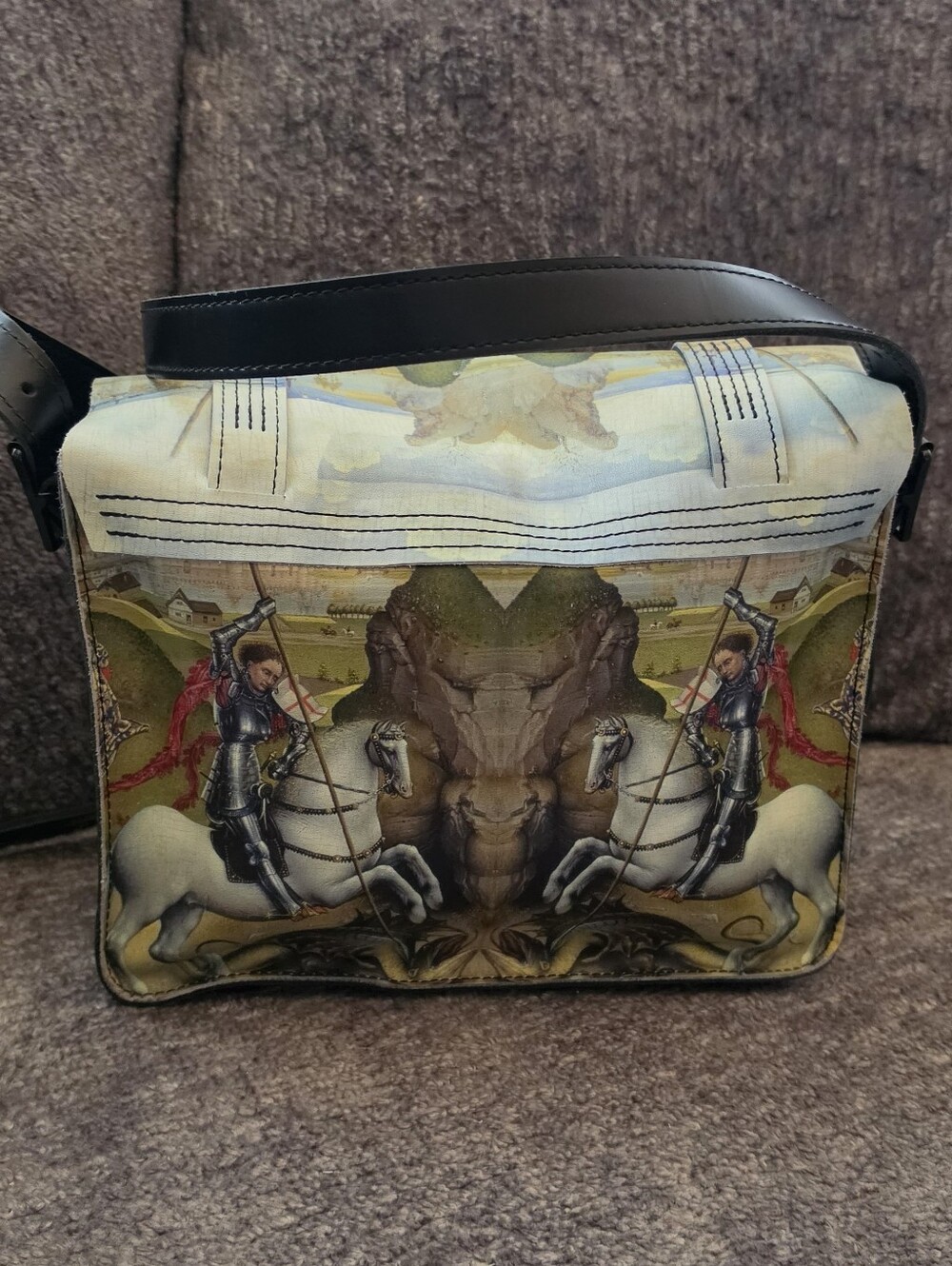 Dr. Martens George And The Dragon Messenger Crossbody Leather Bag Super Rare - Picture 3 of 13